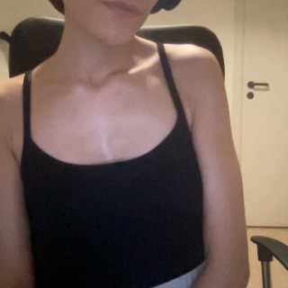 Online livesex met petitelily1993